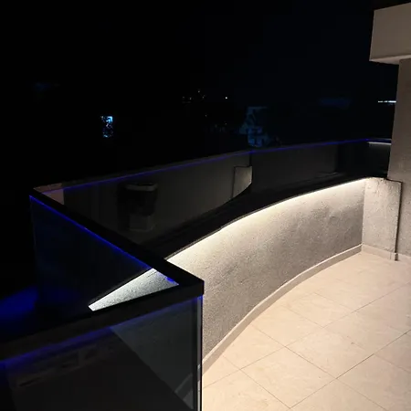 Seaside Penthouse, Private Pool, 200m To Διαμέρισμα Golem (Tirana)